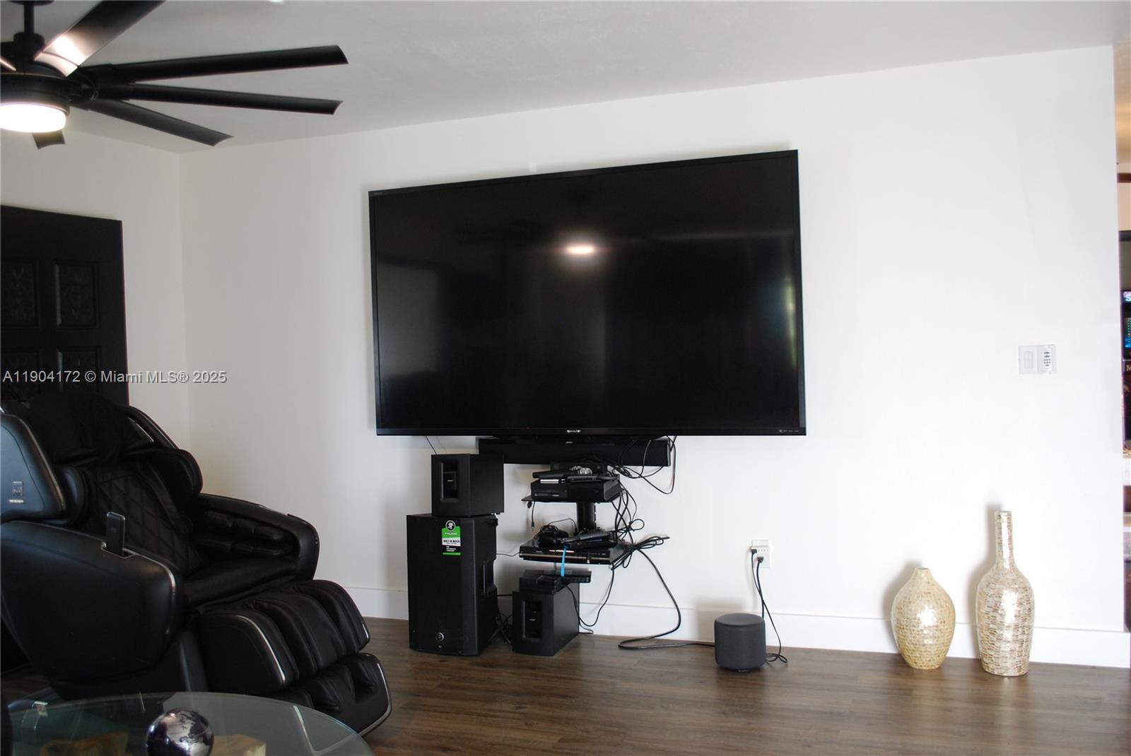 DEVON AIRE ESTATES SEC 3 - Residential