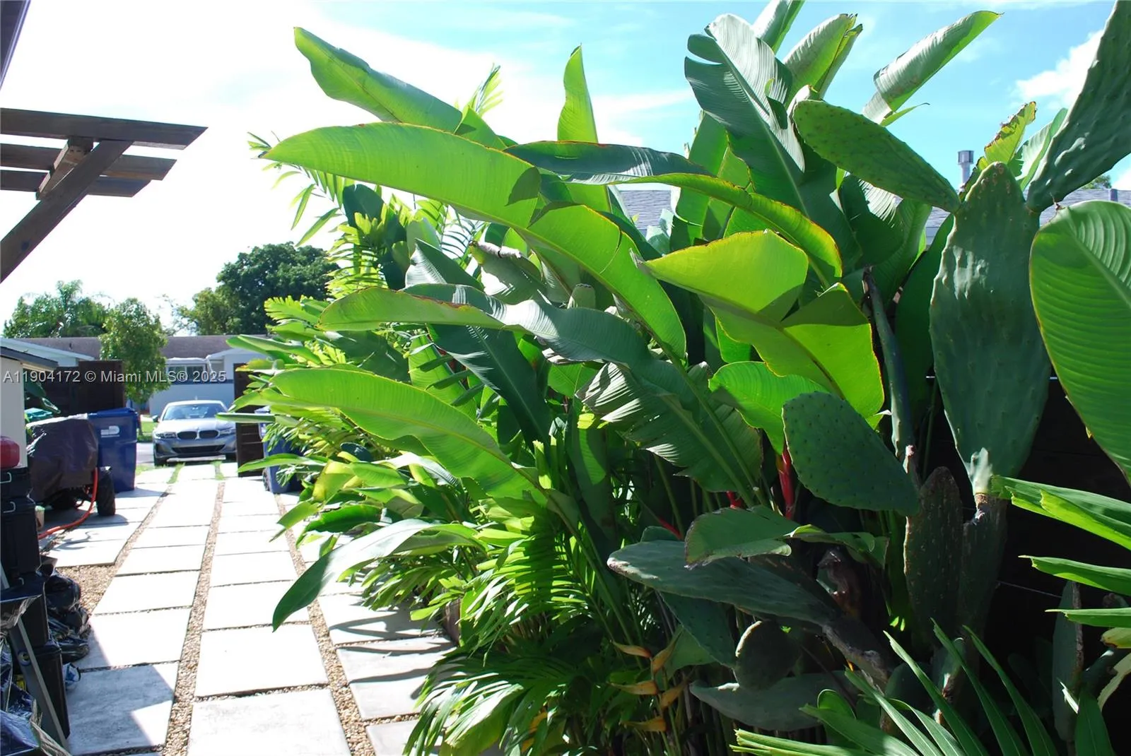 Miami, Florida 33186, United States, 5 Bedrooms Bedrooms, ,3 BathroomsBathrooms,Residential,Active,235722