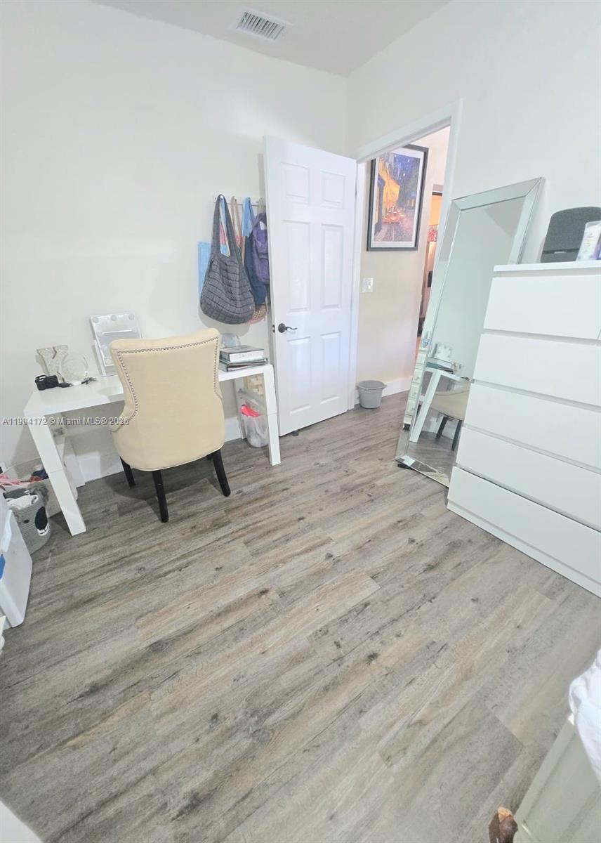 DEVON AIRE ESTATES SEC 3 - Residential