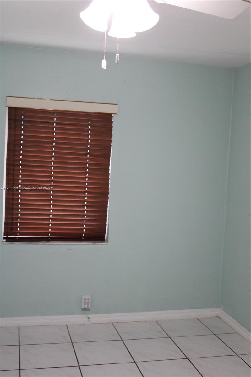 MIAMI SUBURBAN ACRES - Residential Lease