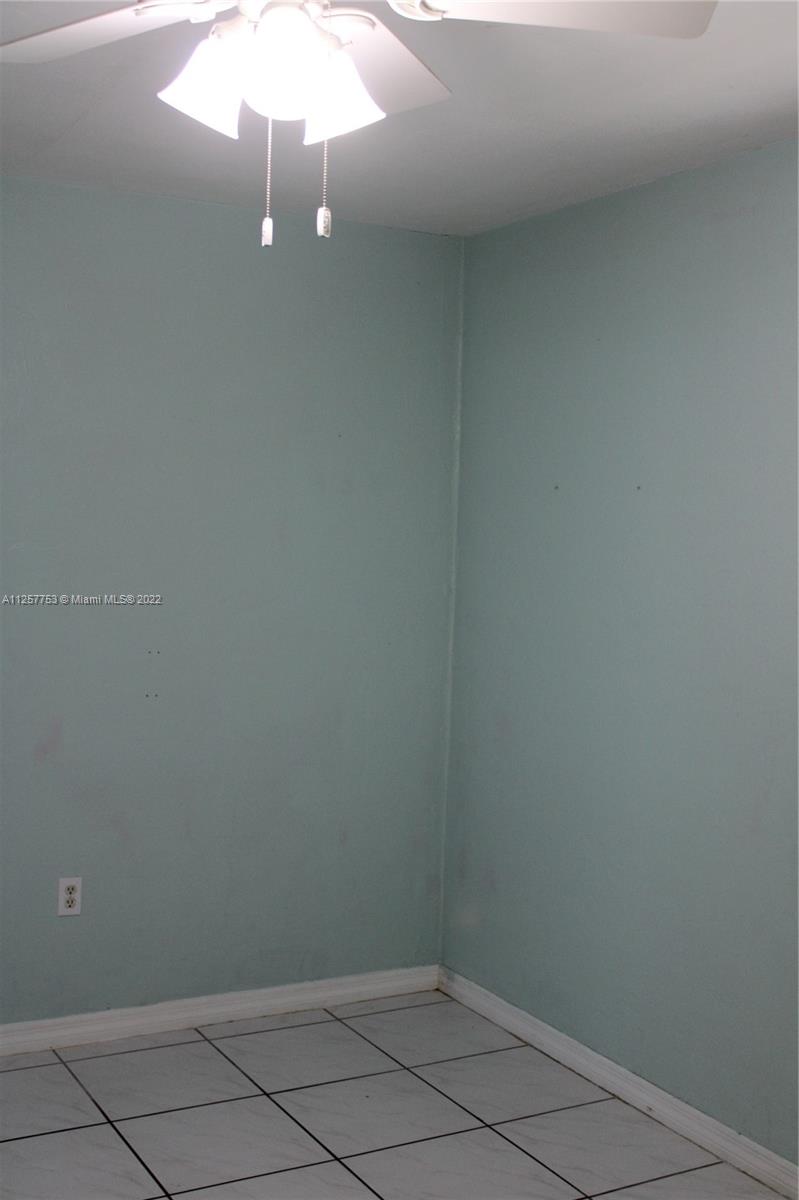 MIAMI SUBURBAN ACRES - Residential Lease