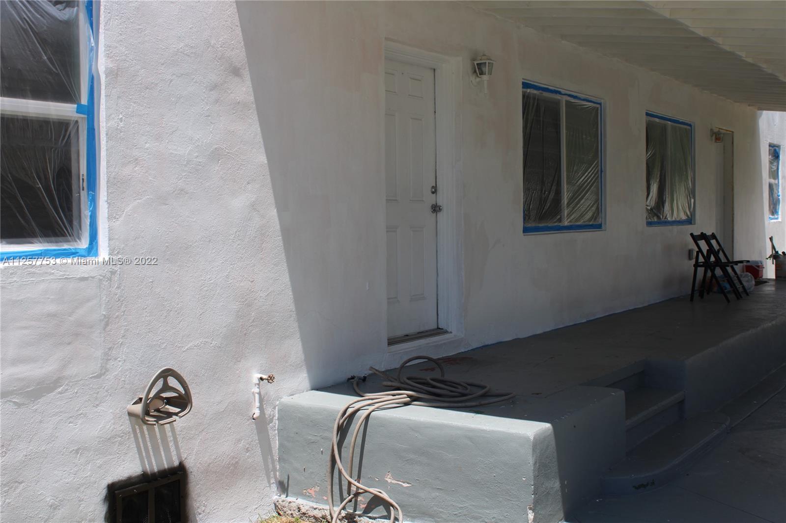 MIAMI SUBURBAN ACRES - Residential Lease