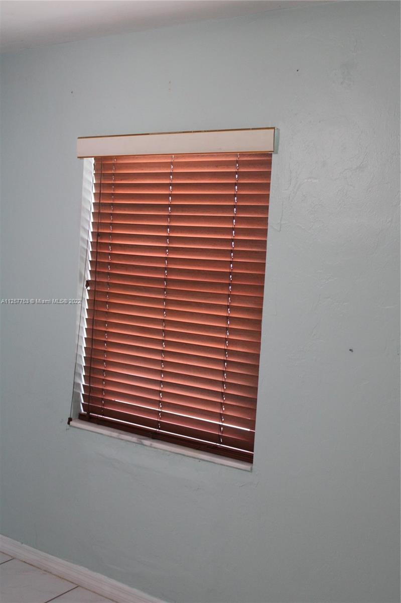 MIAMI SUBURBAN ACRES - Residential Lease