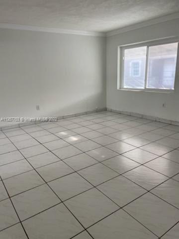 MIAMI SUBURBAN ACRES - Residential Lease