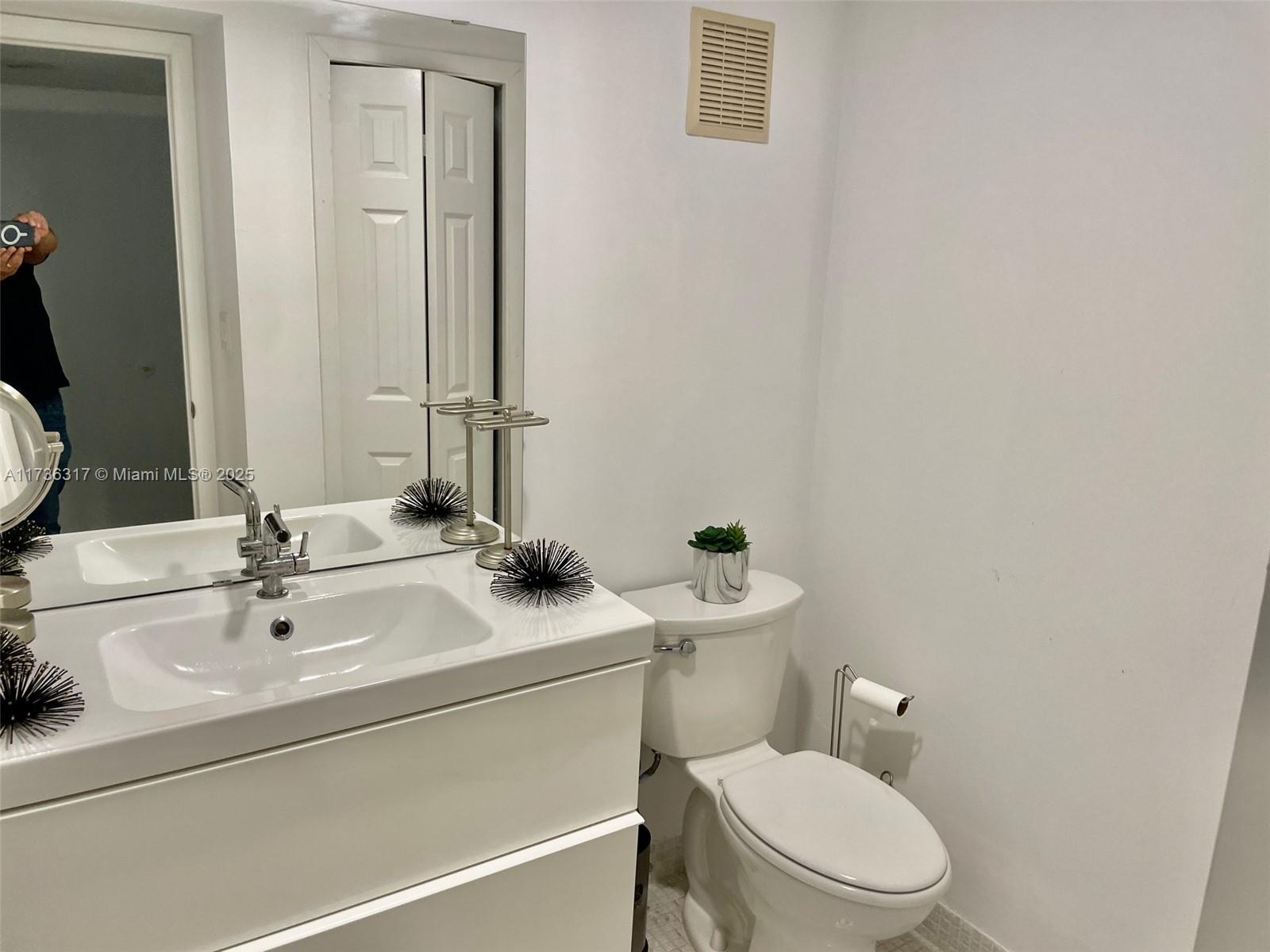C C APTS AT BONAVENTURE C - Residential Lease