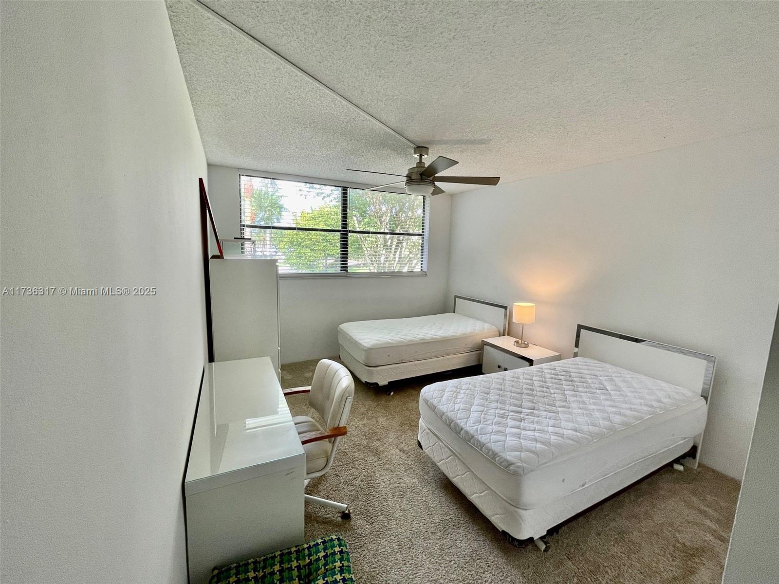 C C APTS AT BONAVENTURE C - Residential Lease