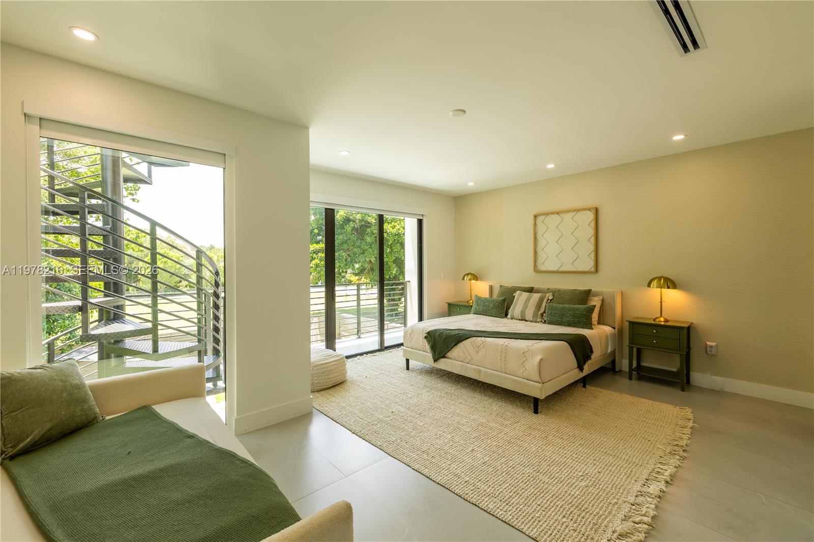 BISCAYNE MANORS - Residential Lease