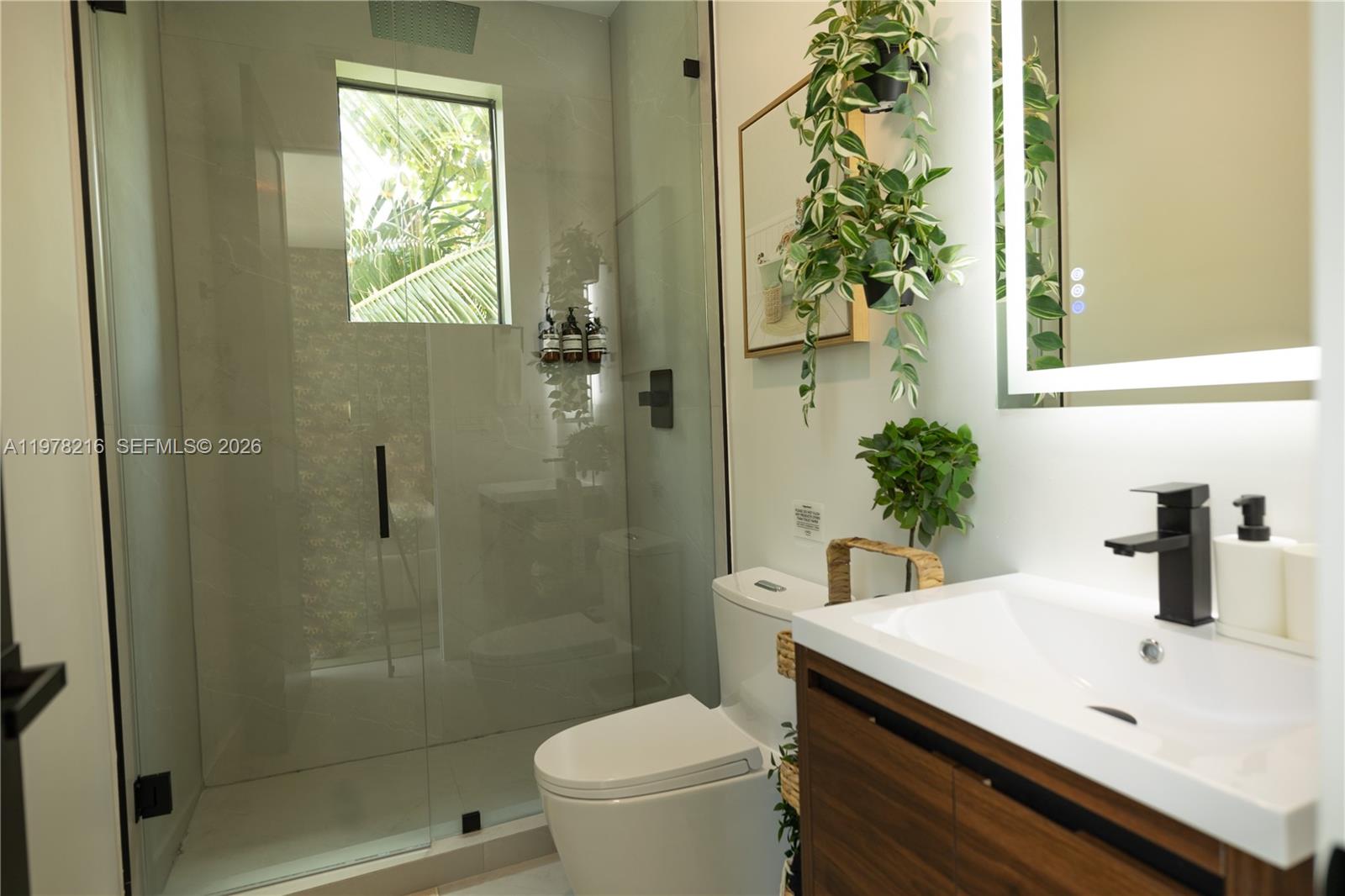 BISCAYNE MANORS - Residential Lease