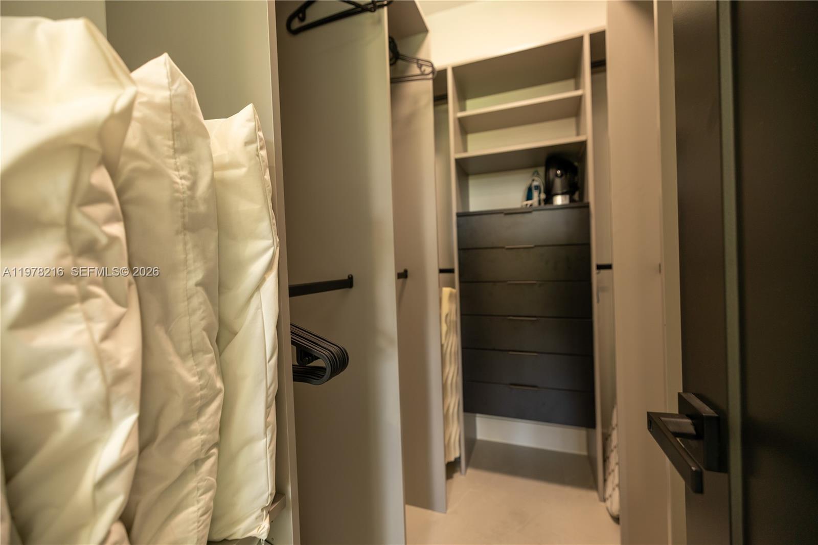 BISCAYNE MANORS - Residential Lease