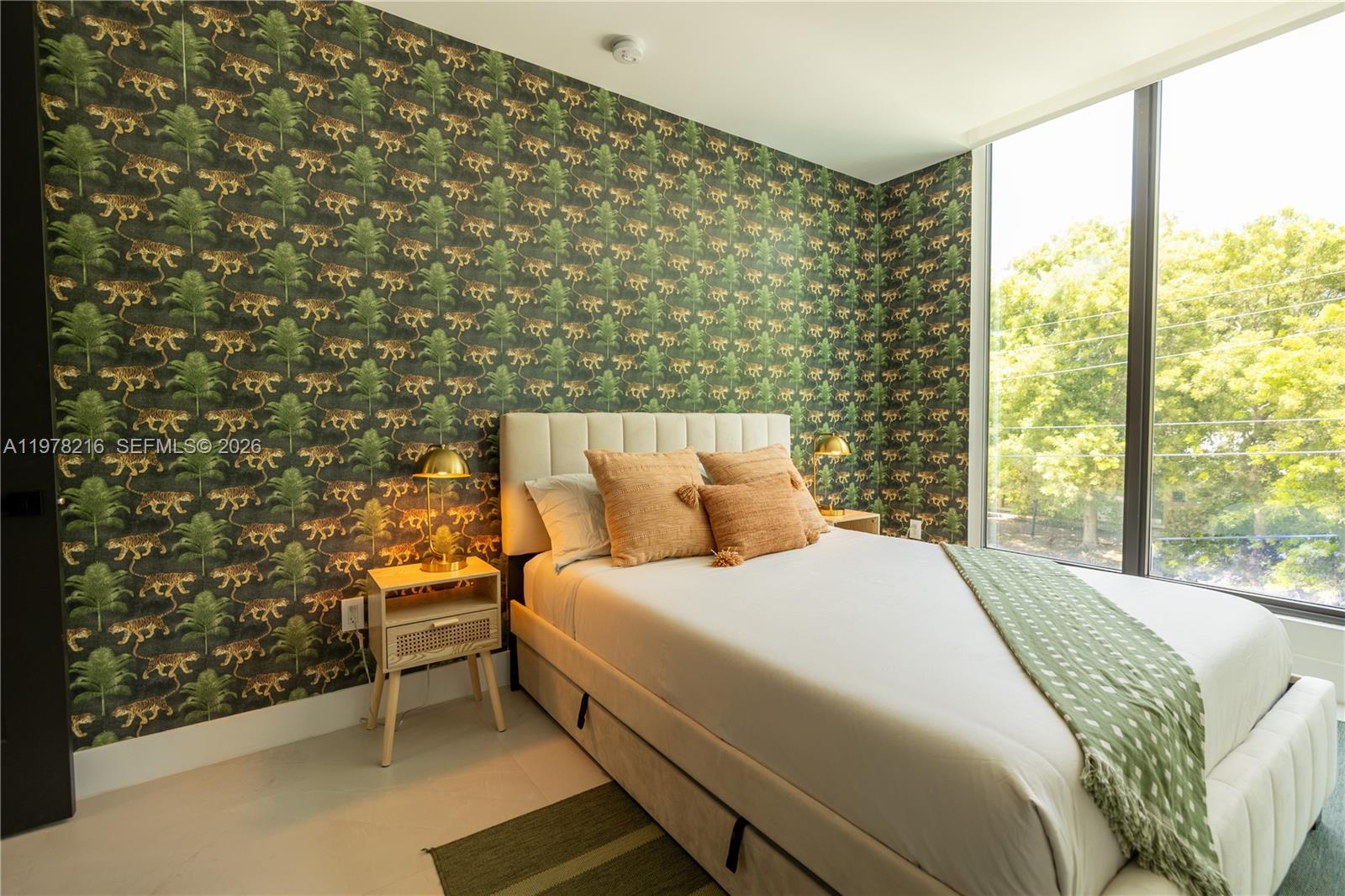 BISCAYNE MANORS - Residential Lease