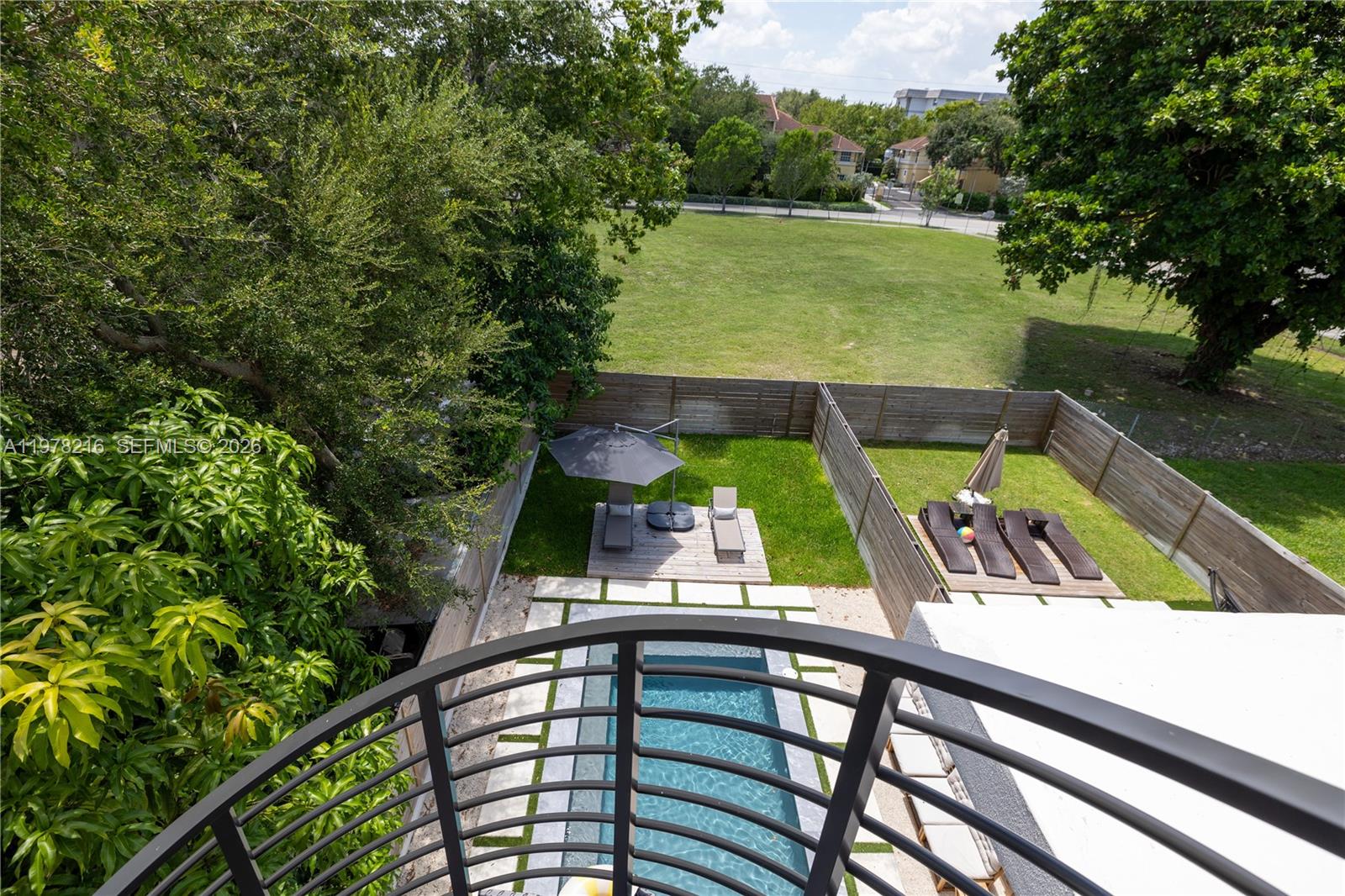 BISCAYNE MANORS - Residential Lease