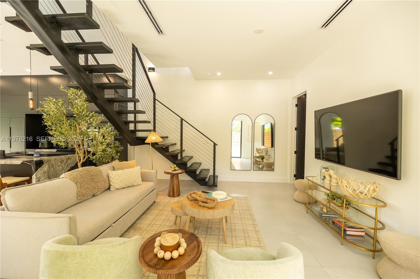 BISCAYNE MANORS - Residential Lease