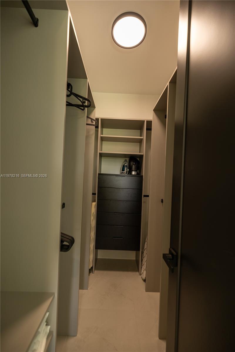 BISCAYNE MANORS - Residential Lease