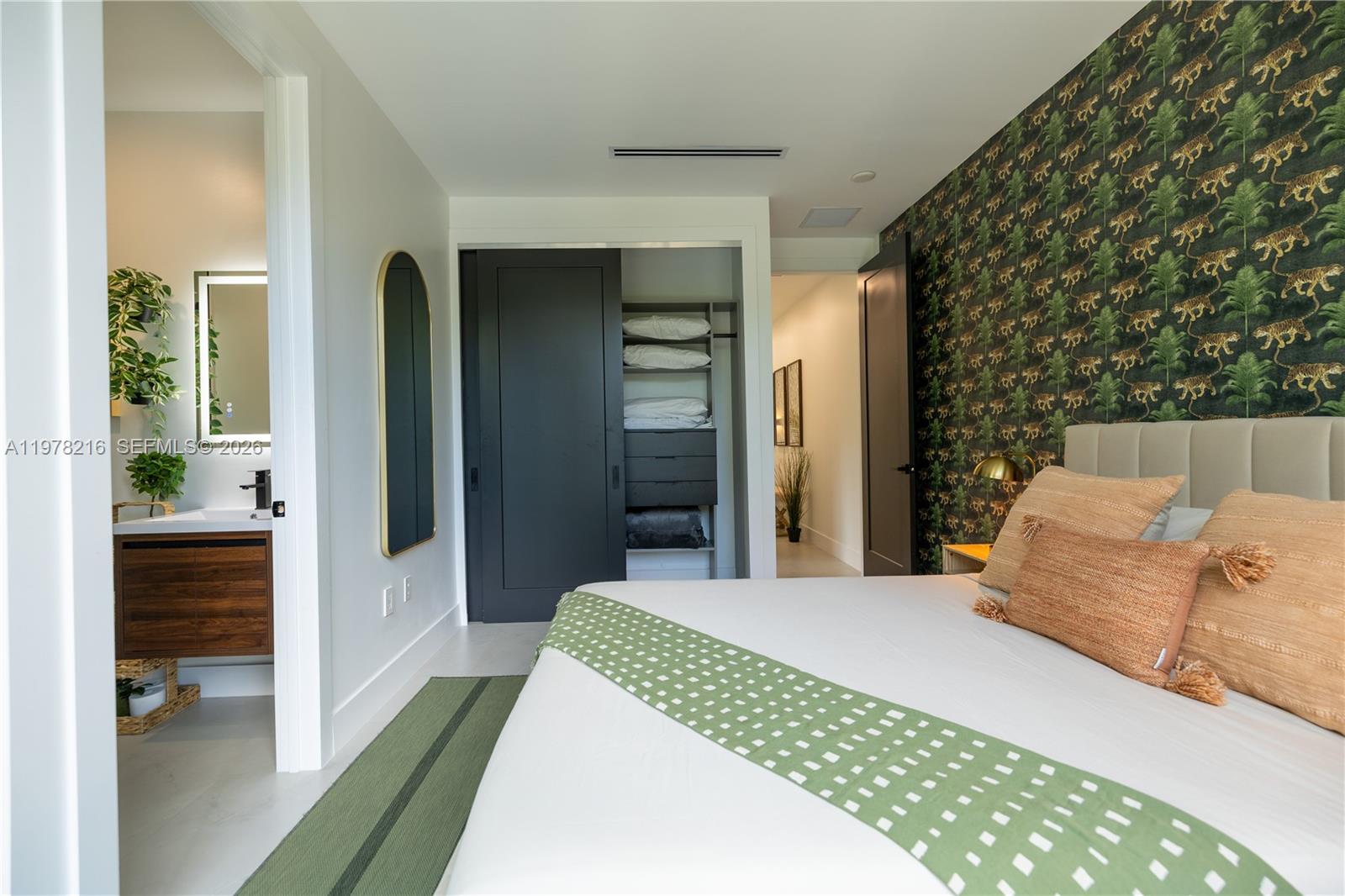 BISCAYNE MANORS - Residential Lease