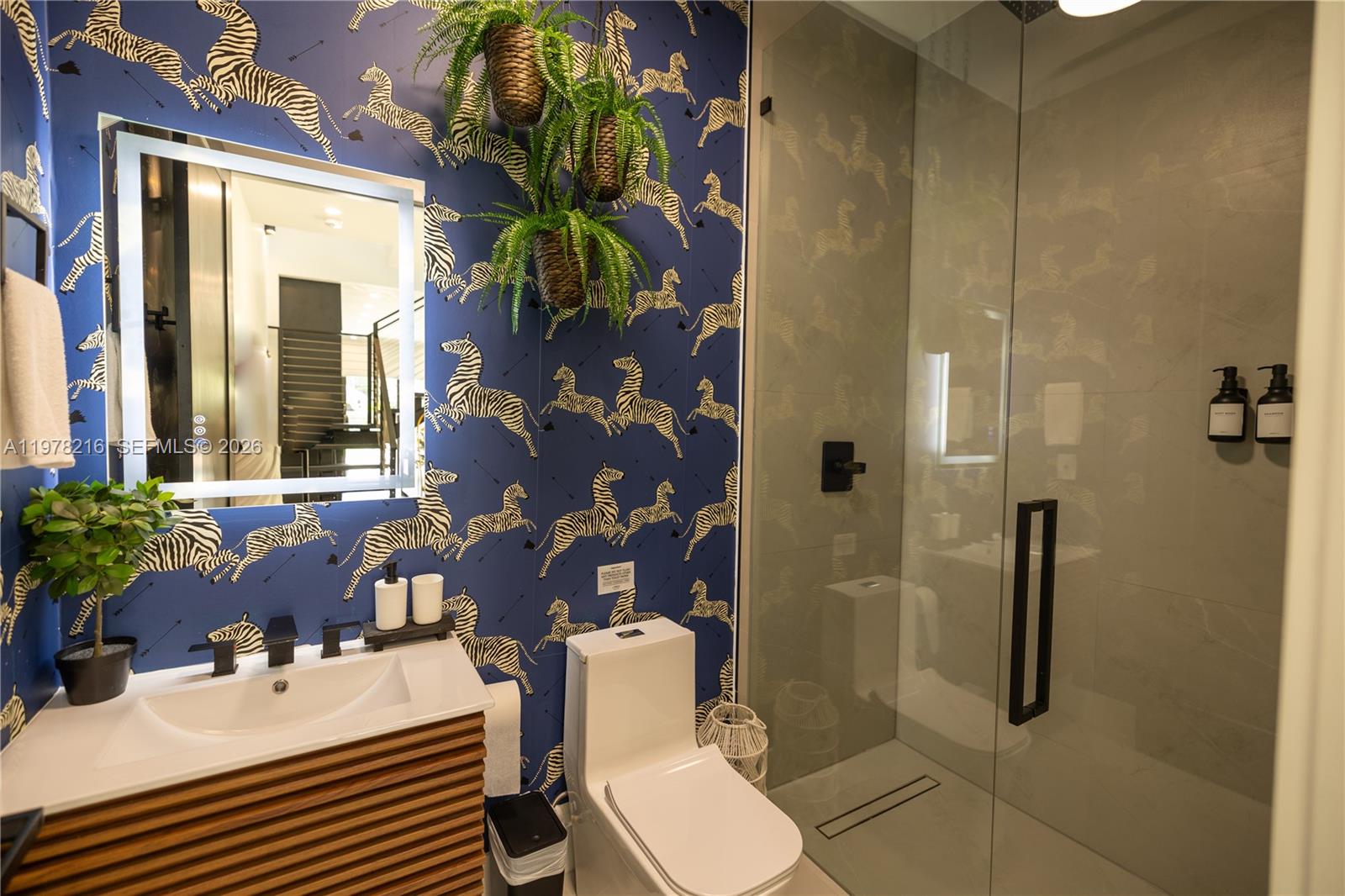 BISCAYNE MANORS - Residential Lease