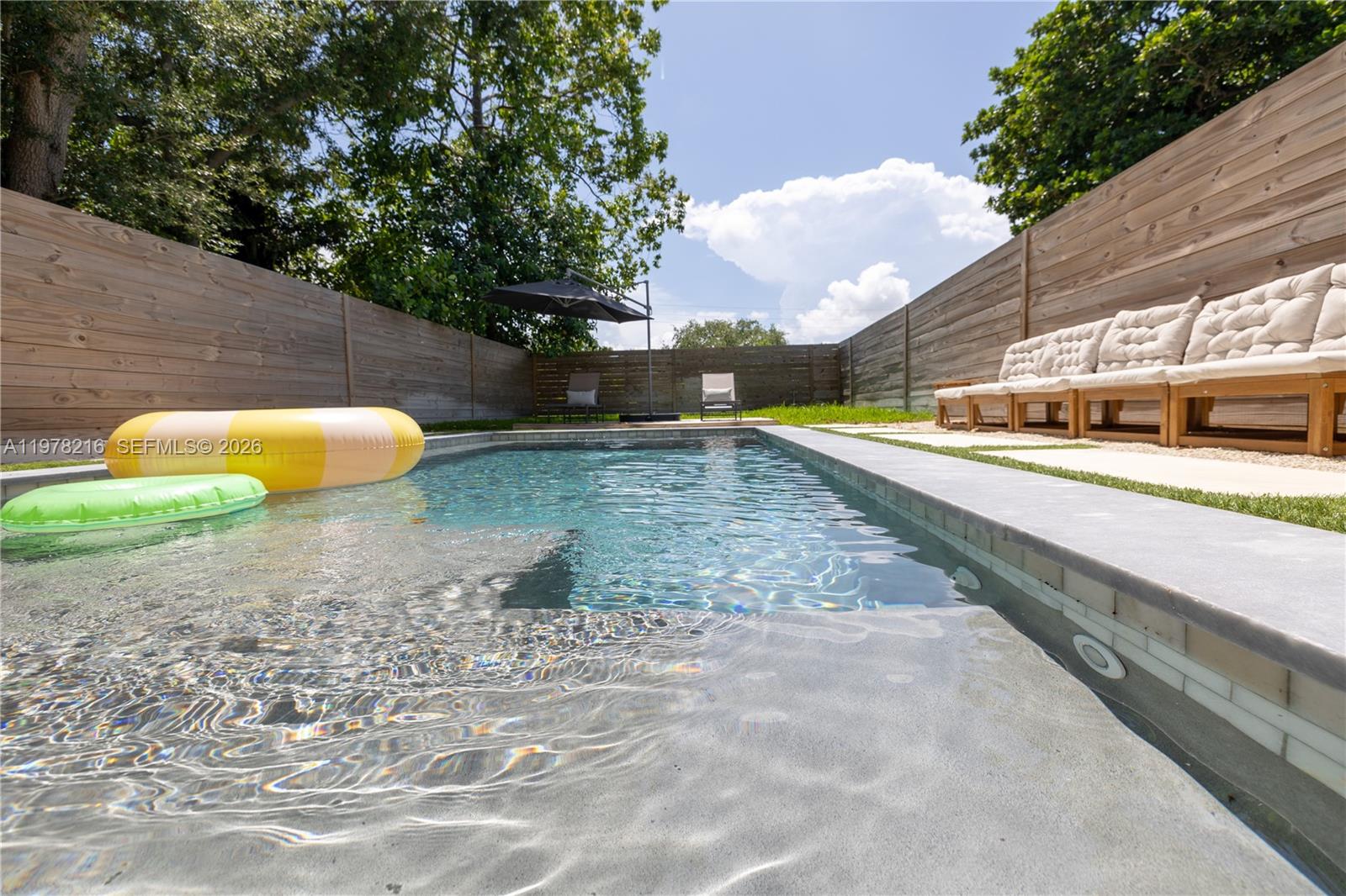 BISCAYNE MANORS - Residential Lease