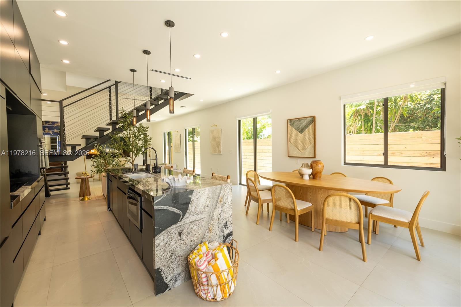 BISCAYNE MANORS - Residential Lease