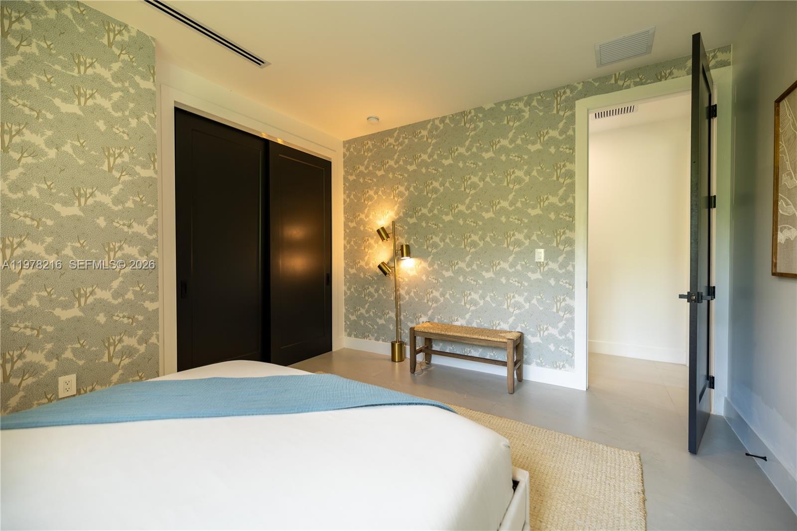 BISCAYNE MANORS - Residential Lease