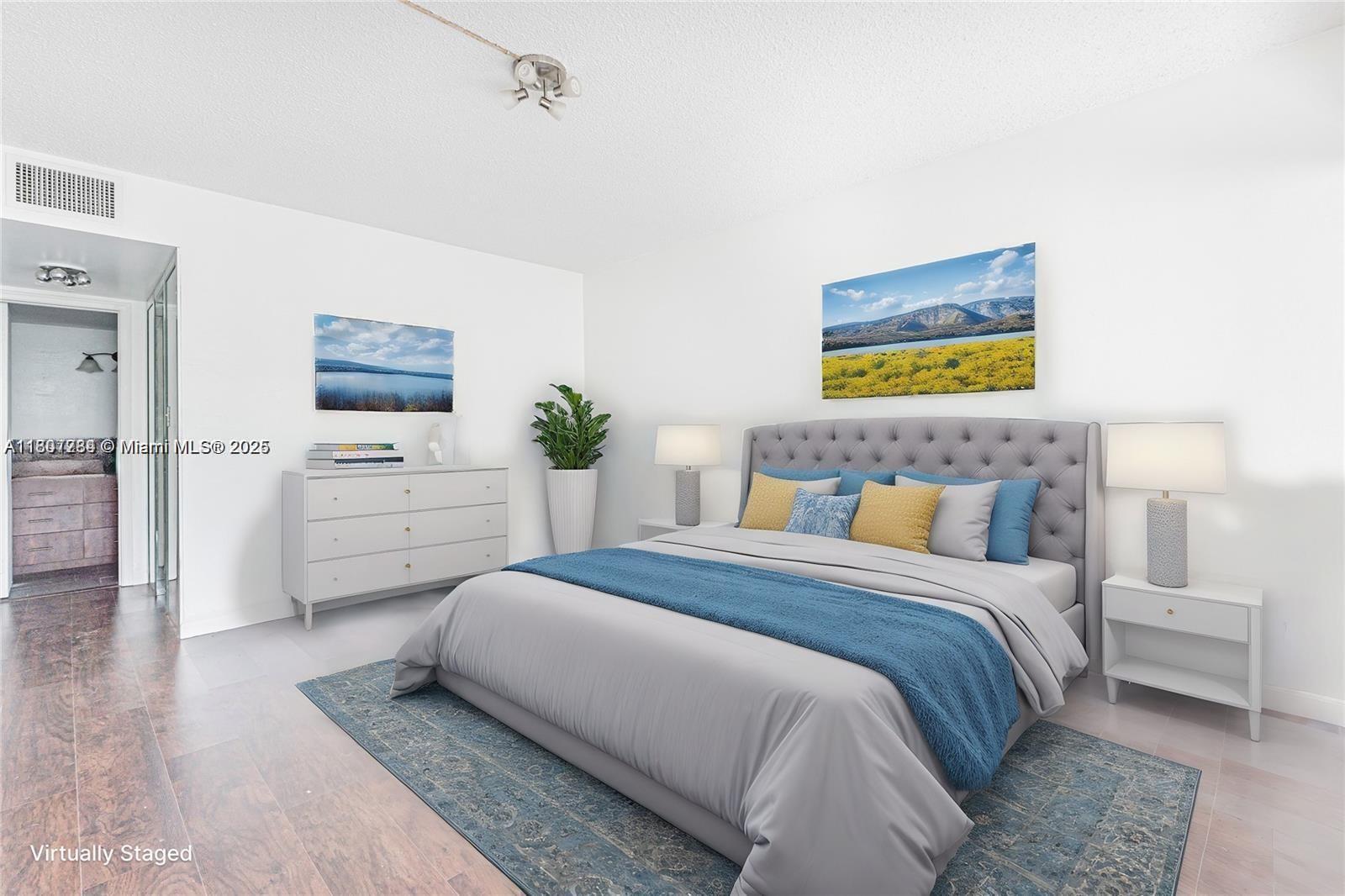 3301 Spanish Moss Ter 406