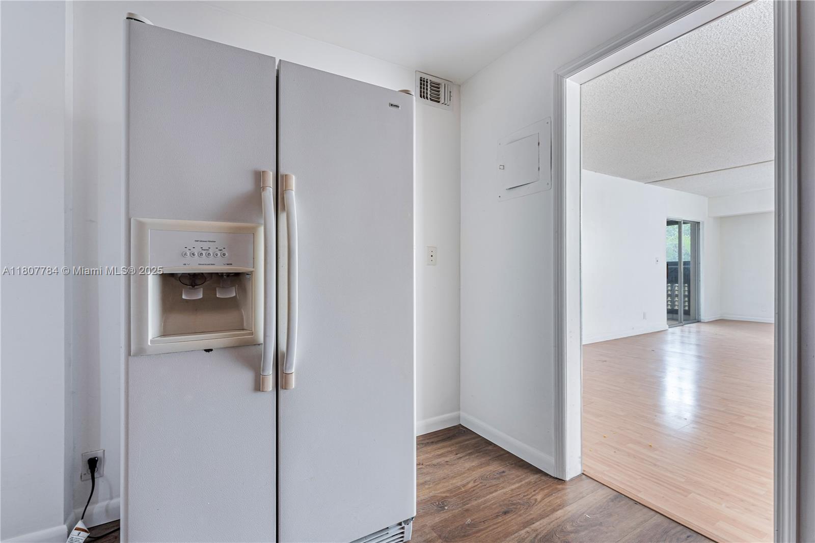 LAKES OF INVERRARY CONDO - Residential