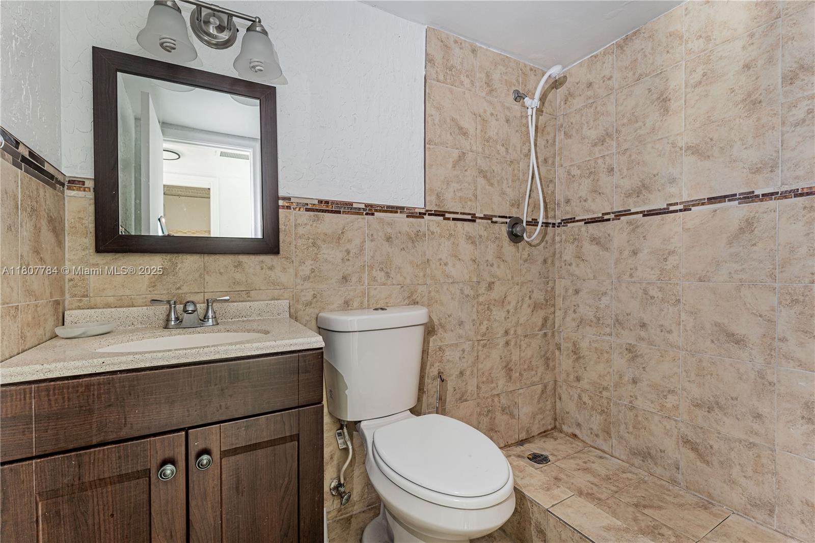 LAKES OF INVERRARY CONDO - Residential