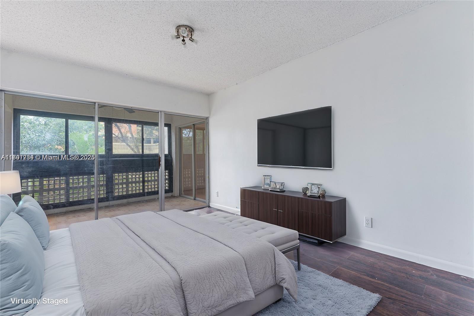 3301 Spanish Moss Ter 406