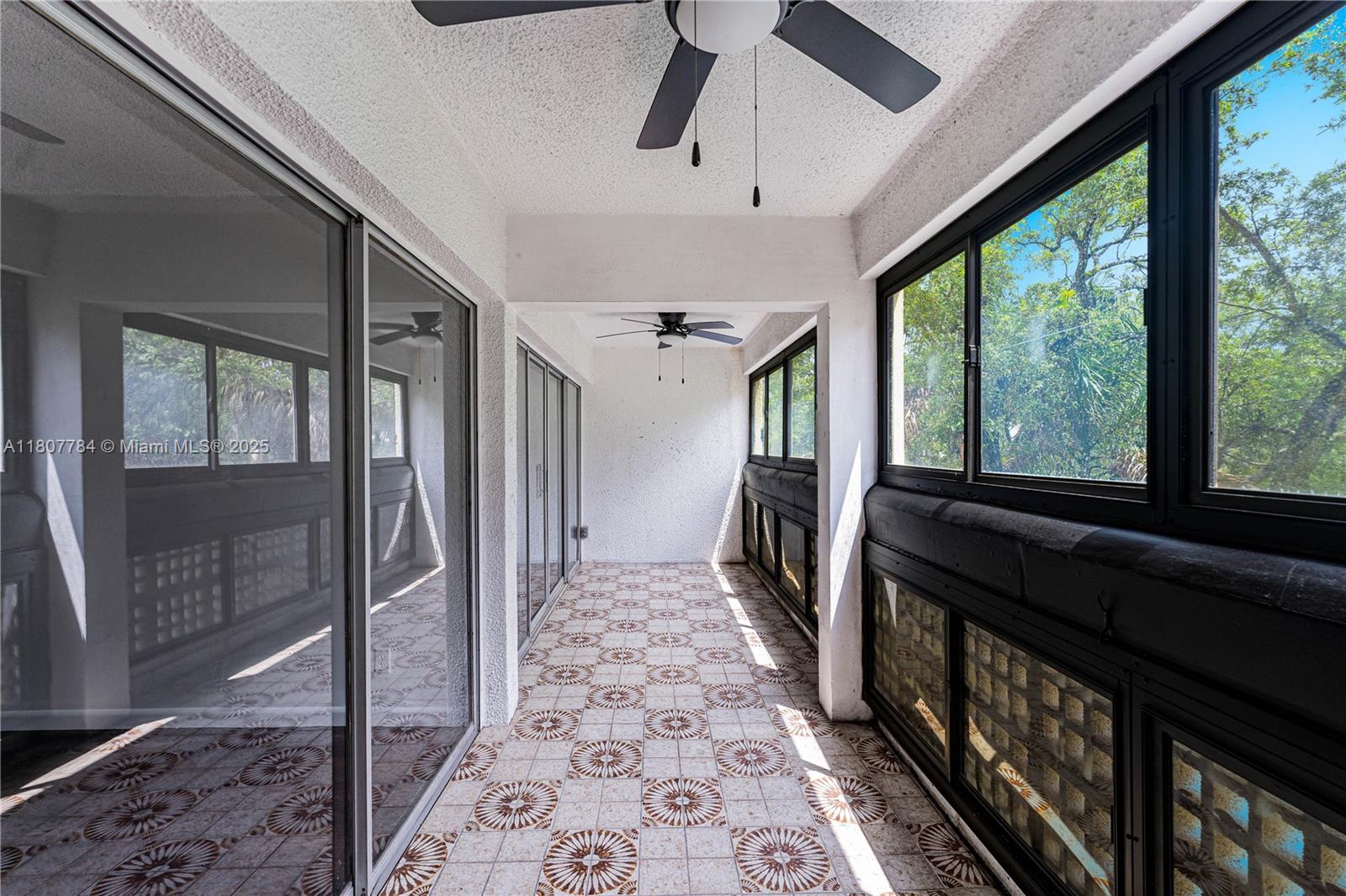 LAKES OF INVERRARY CONDO - Residential