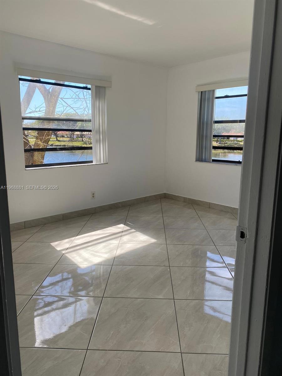 ISLAND CLUB AT CORAL SPRI - Residential