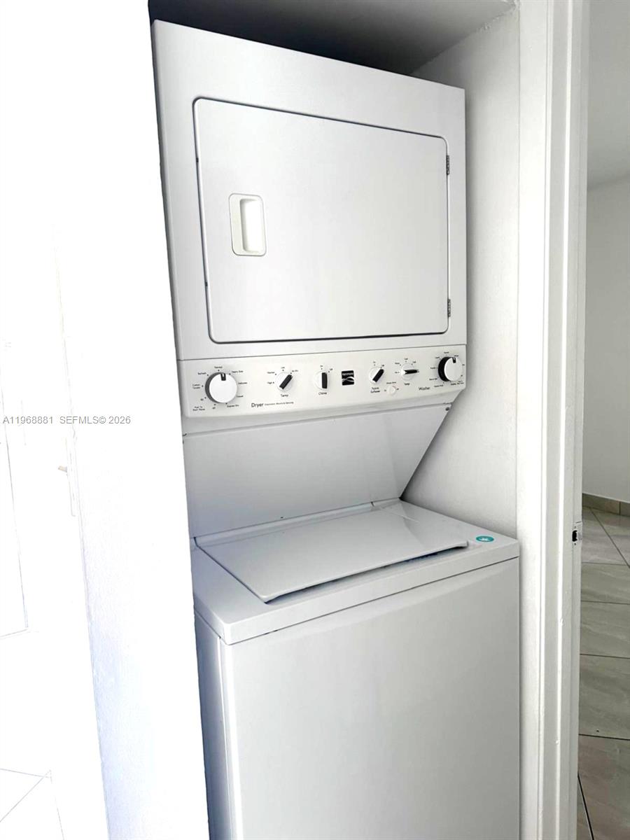 ISLAND CLUB AT CORAL SPRI - Residential