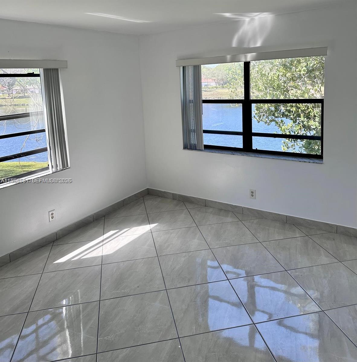 ISLAND CLUB AT CORAL SPRI - Residential