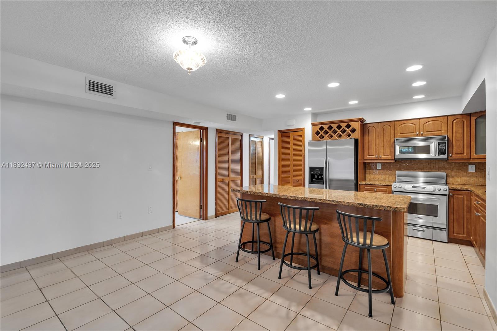 7811 SW 9th Ter