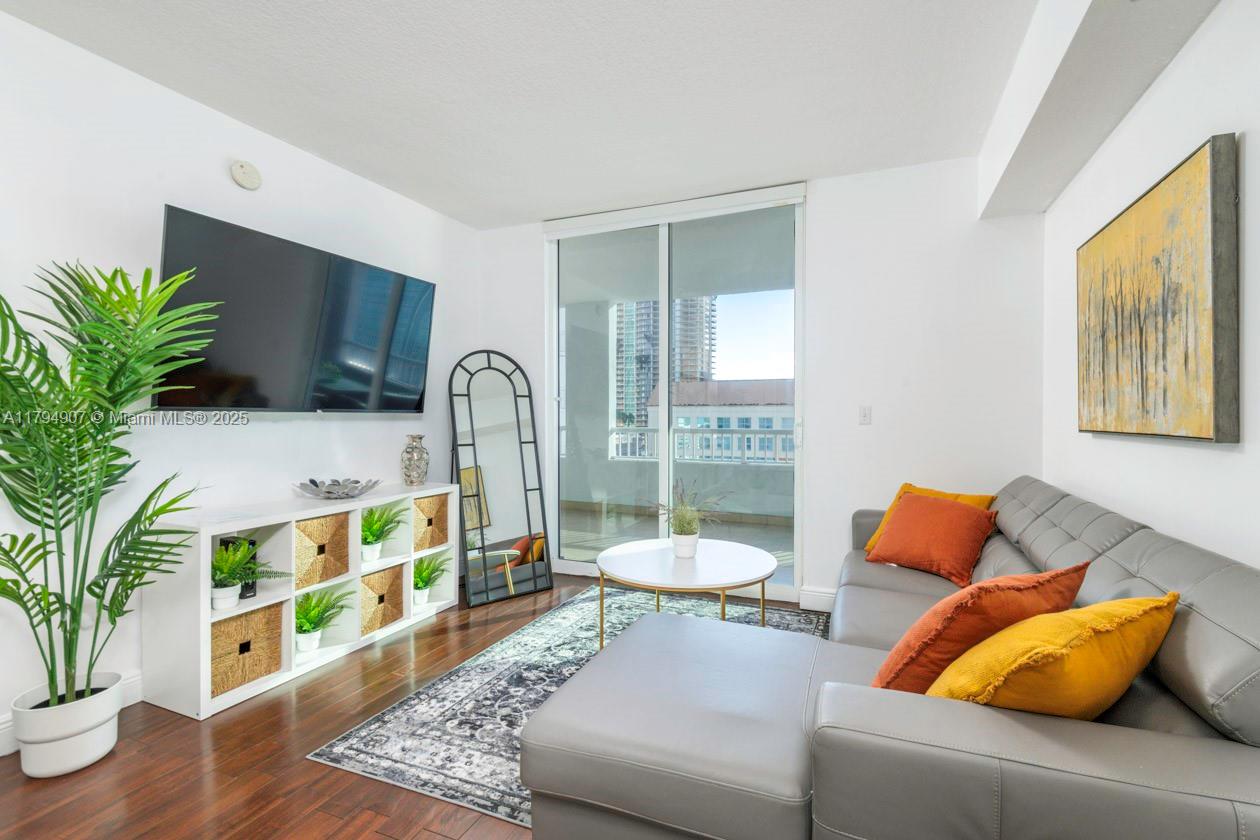 170 Se 14th St 1905, Miami, Broward County, Florida - 2 Bedrooms  
2 Bathrooms - 