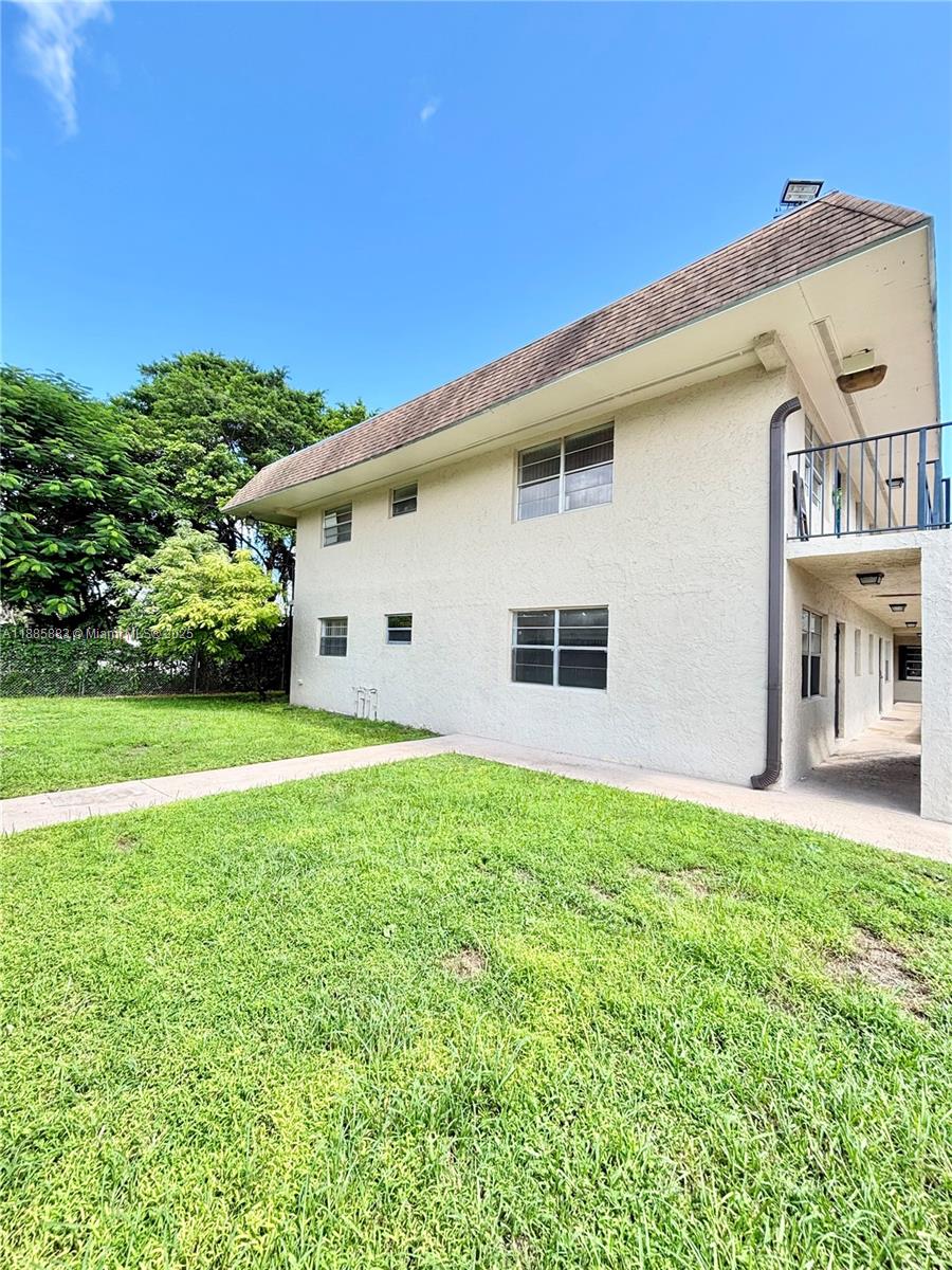 CORAL REEF TOWNHOUSES CON - Residential Lease