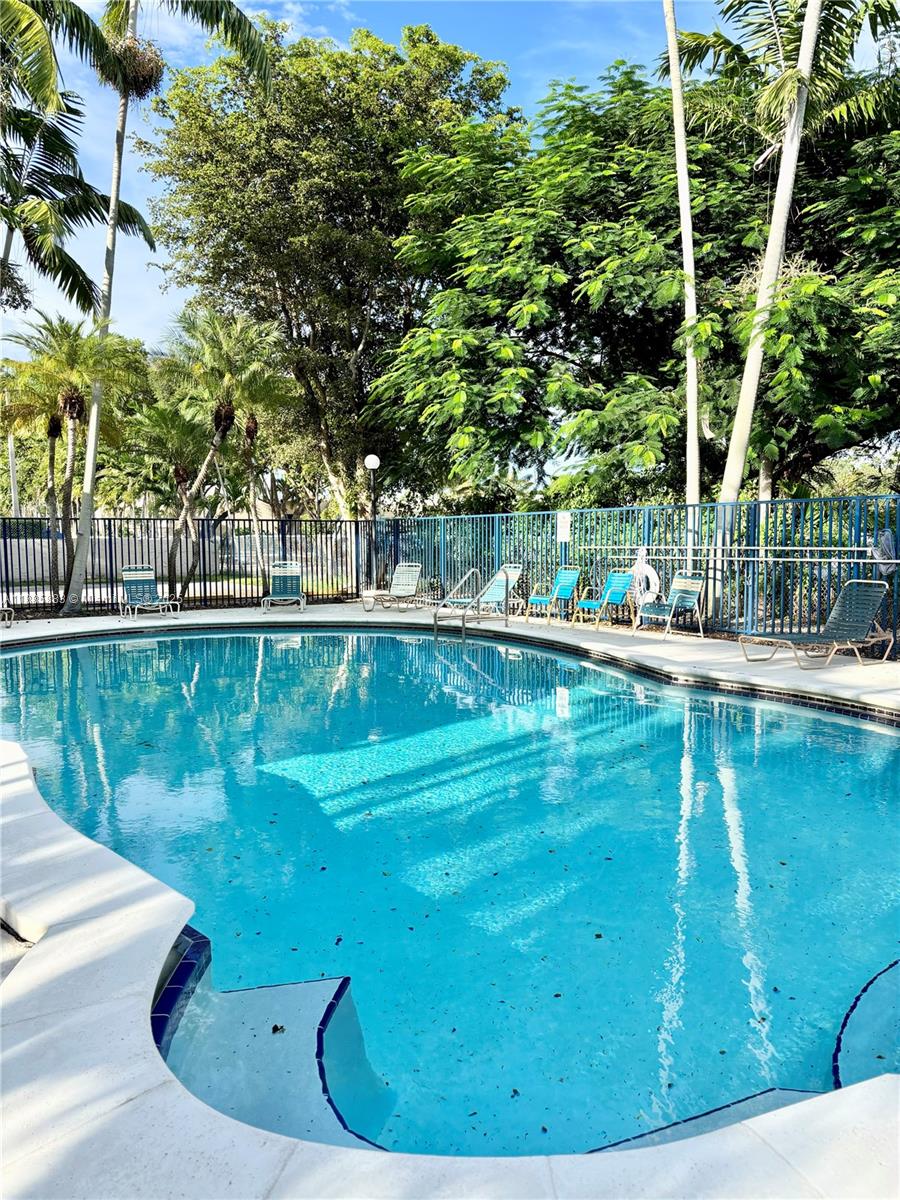 CORAL REEF TOWNHOUSES CON - Residential Lease
