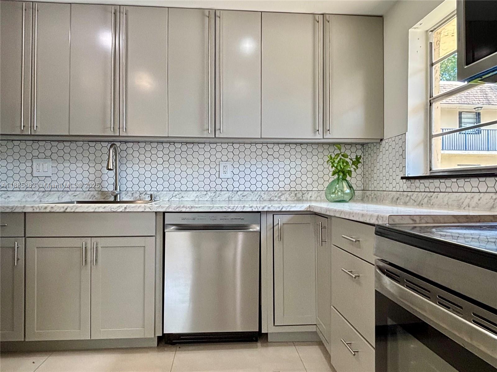 CORAL REEF TOWNHOUSES CON - Residential Lease