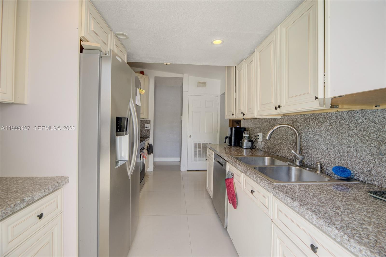 LAKE FOREST SEC 3 - Residential