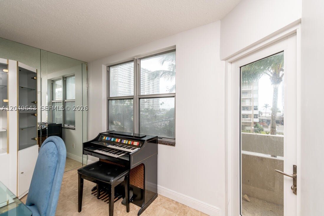 1985 S Ocean Dr 2Q