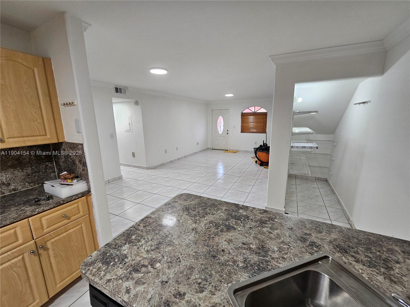 GARDEN VILLAS CONDO I - Residential Lease