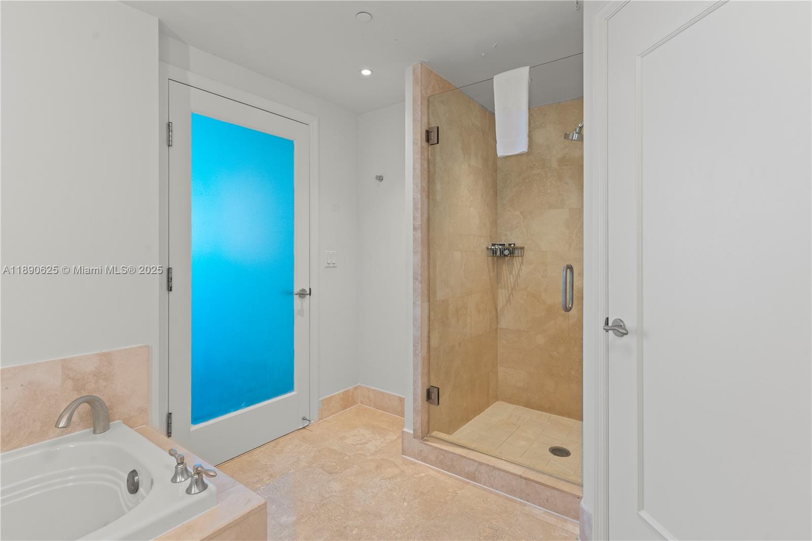 FONTAINEBLEAU II CONDO - Residential