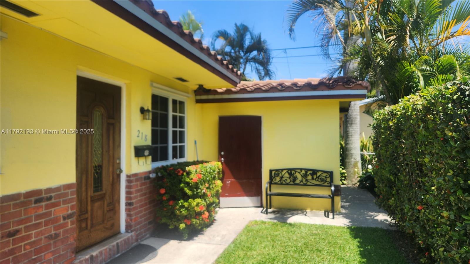 Rental Property at 216 Sw 10th St Rear, Hallandale Beach, Broward County, Florida - Bedrooms: 1 
Bathrooms: 1  - $1,750 MO.