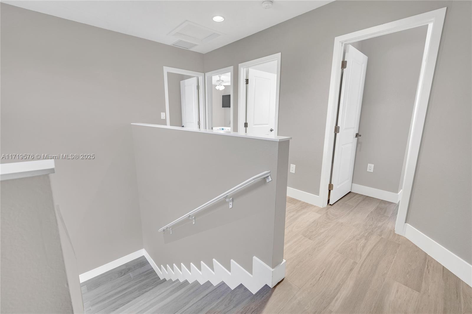 KEY LARGO PARK AMD - Residential