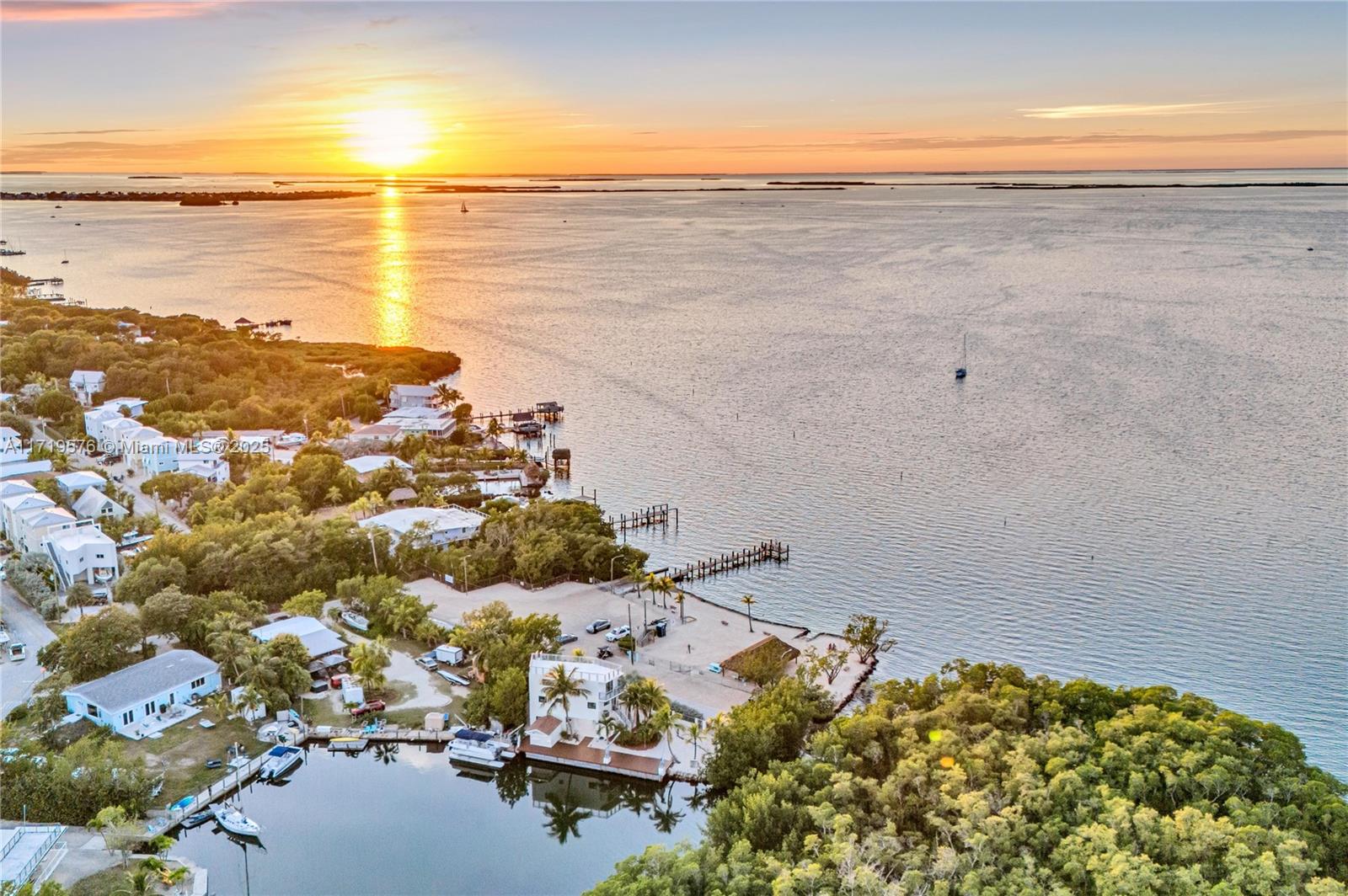 KEY LARGO PARK AMD - Residential