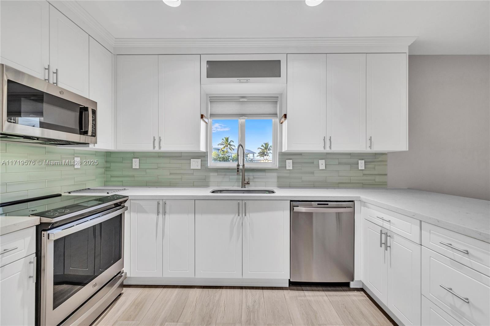 KEY LARGO PARK AMD - Residential