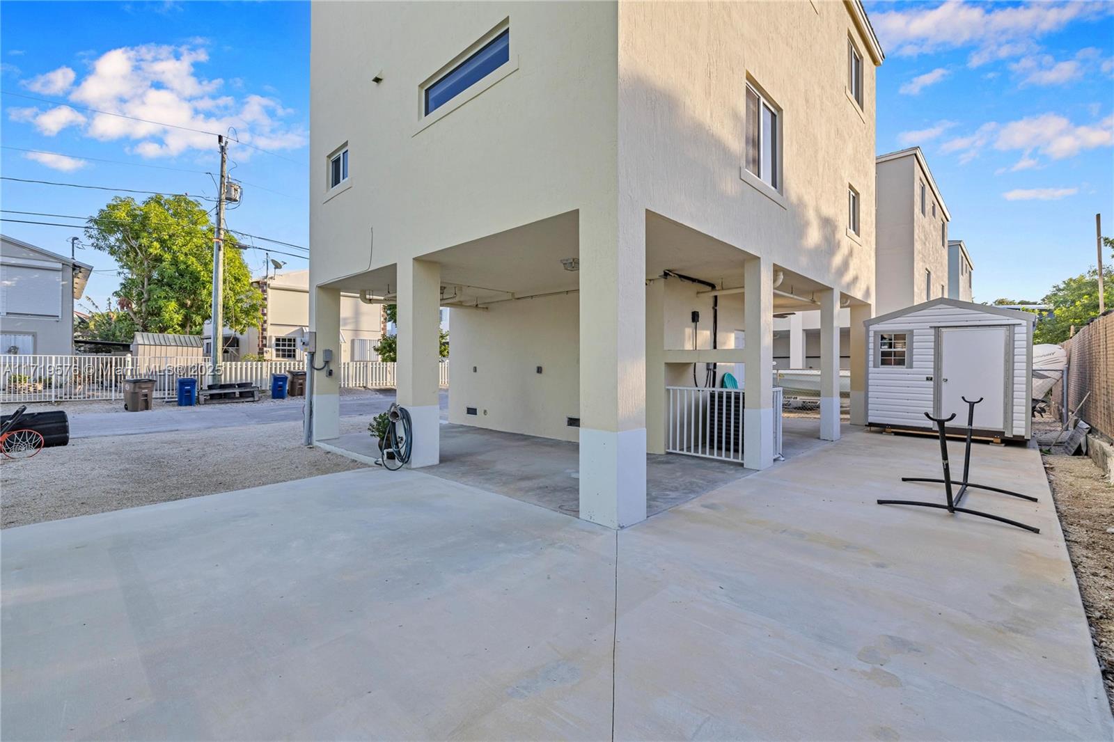 KEY LARGO PARK AMD - Residential