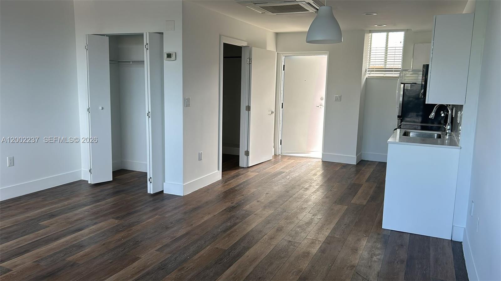 LAWRENCE ESTATE LAND CO - Residential Lease