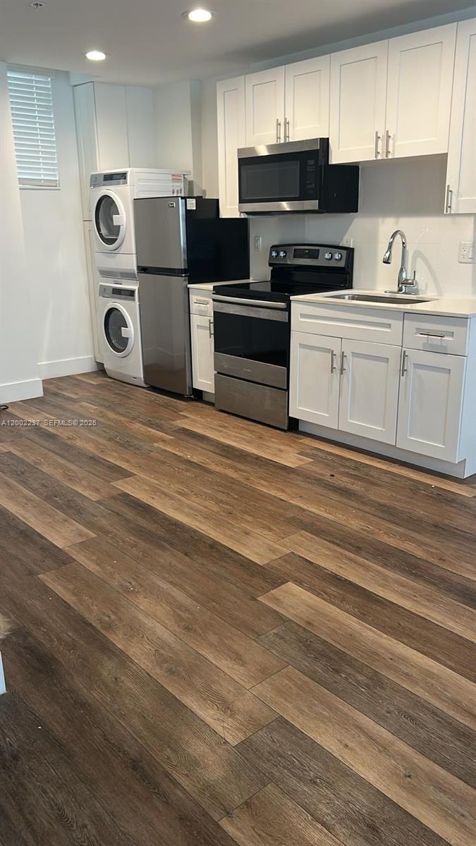 LAWRENCE ESTATE LAND CO - Residential Lease