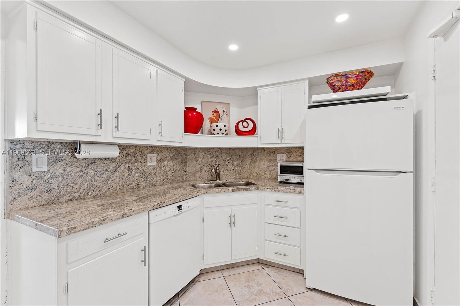 CORAL RIDGE TOWERS SOUTH - Residential