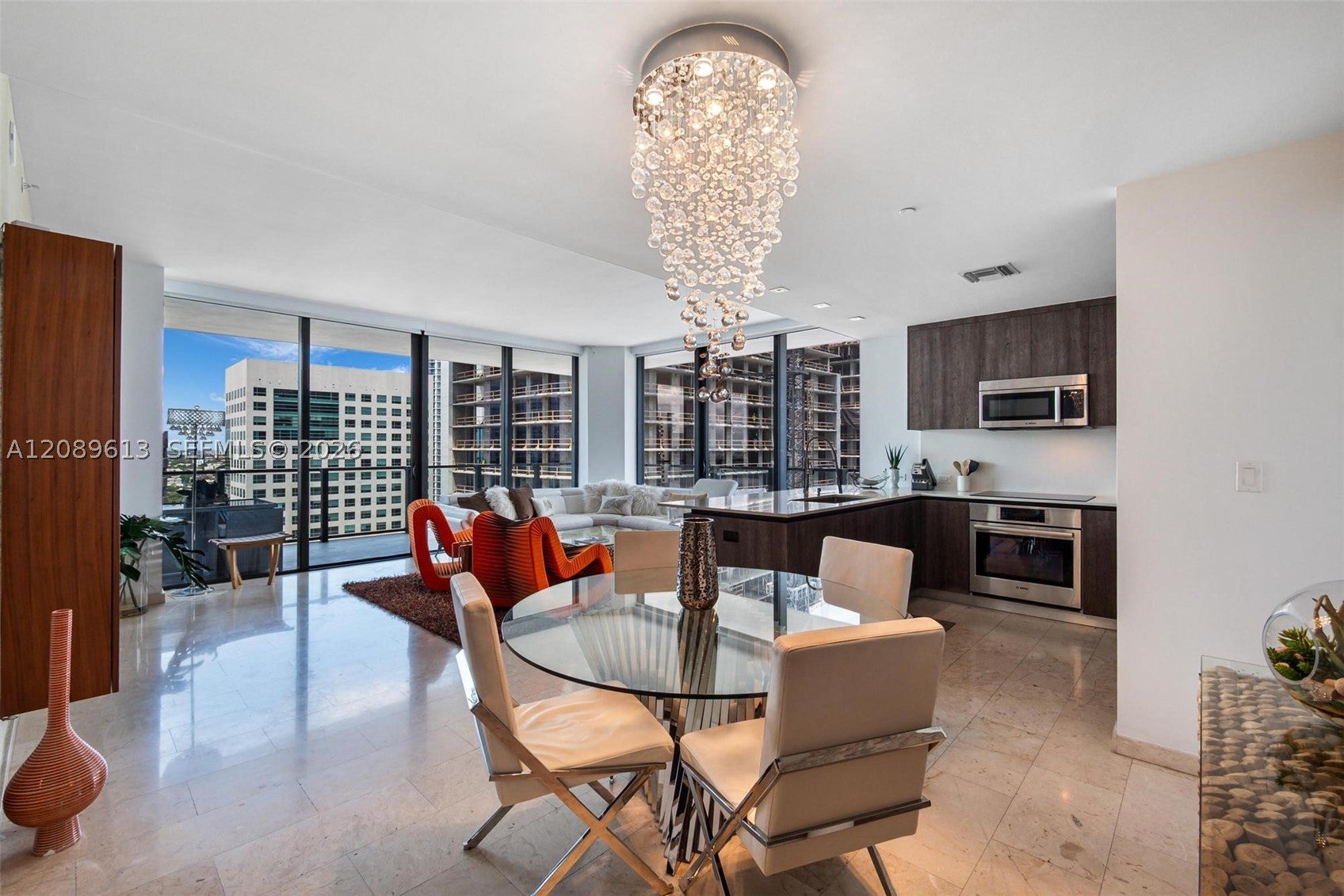 88 SW 7th St 1812