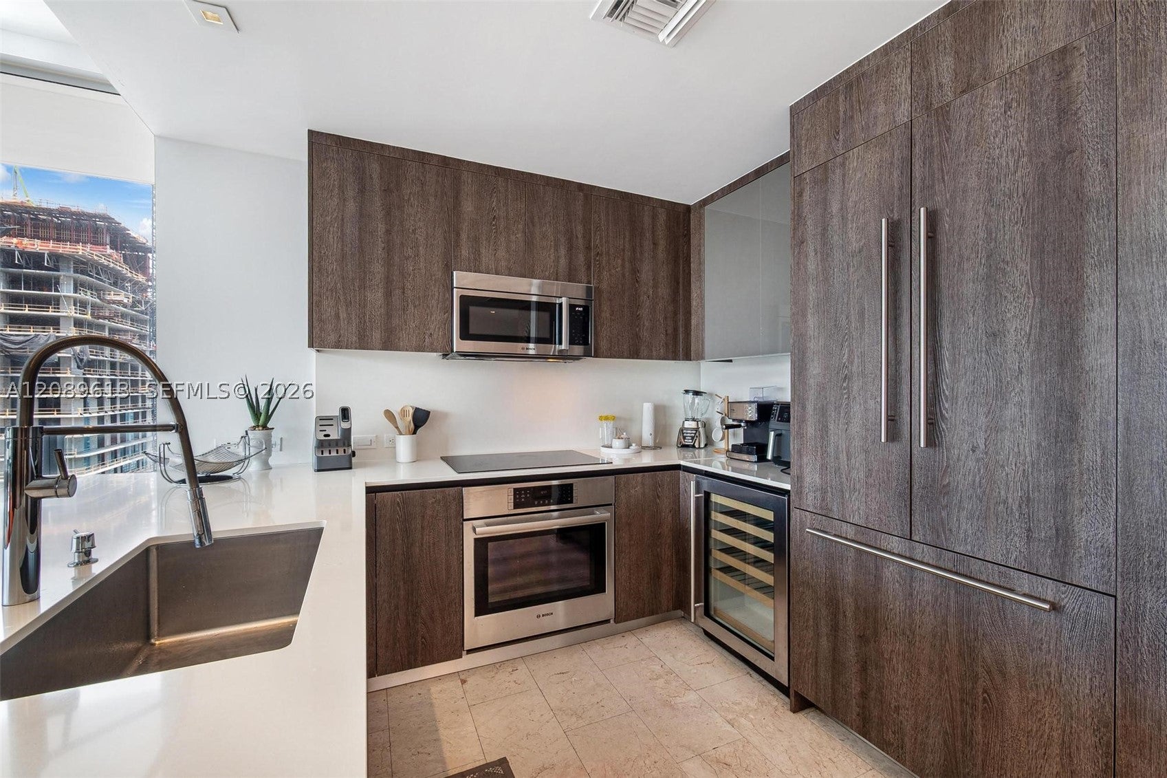 88 SW 7th St 1812