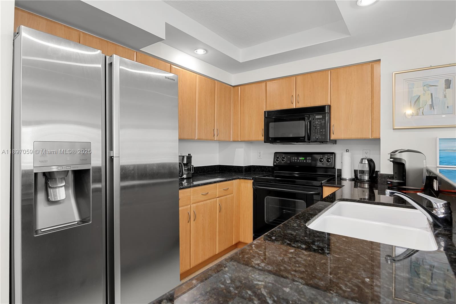 THE COLLINS CONDO - Residential Lease